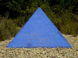 Kahlen_Pyramide5.jpg (46408 Byte)